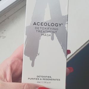 Aceology Detoxifying Treatment Mask